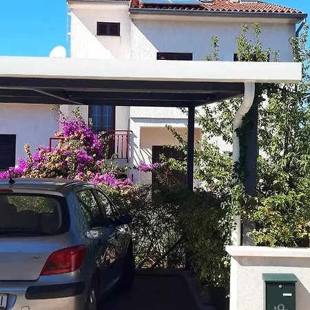 House Silvana - With Garden View