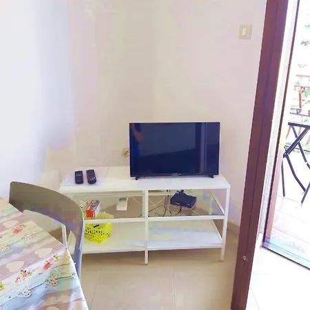 House Silvana - With Garden View Διαμέρισμα