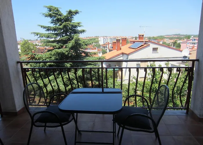 House Silvana - With Garden View Apartament